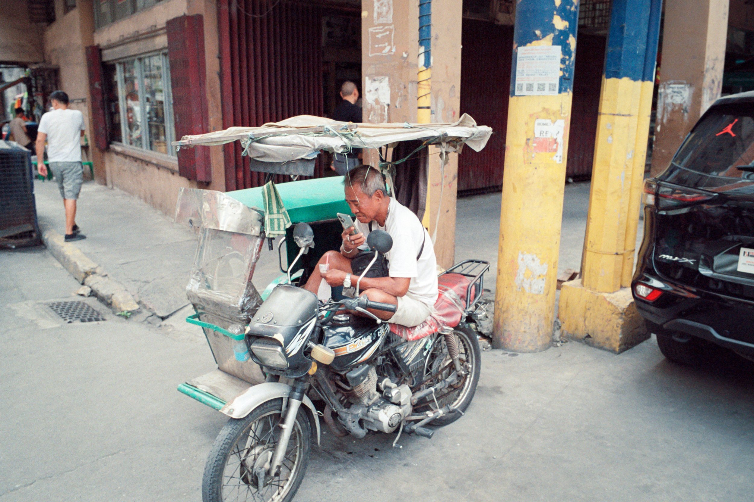 032024-Manila-MP28mm-Portra800-03.jpg