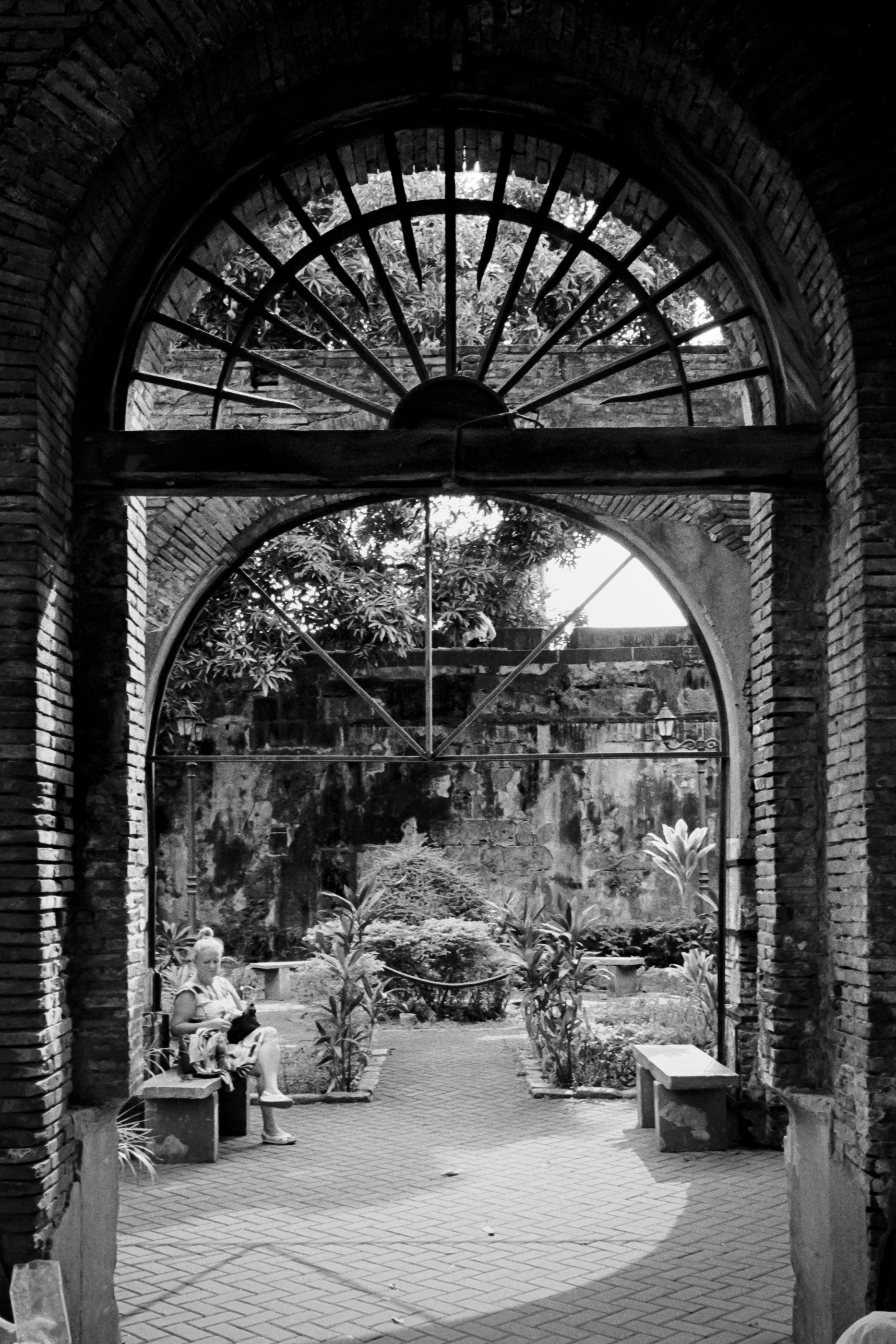 032024-Manila-MP28mm-TMax400-01.jpg