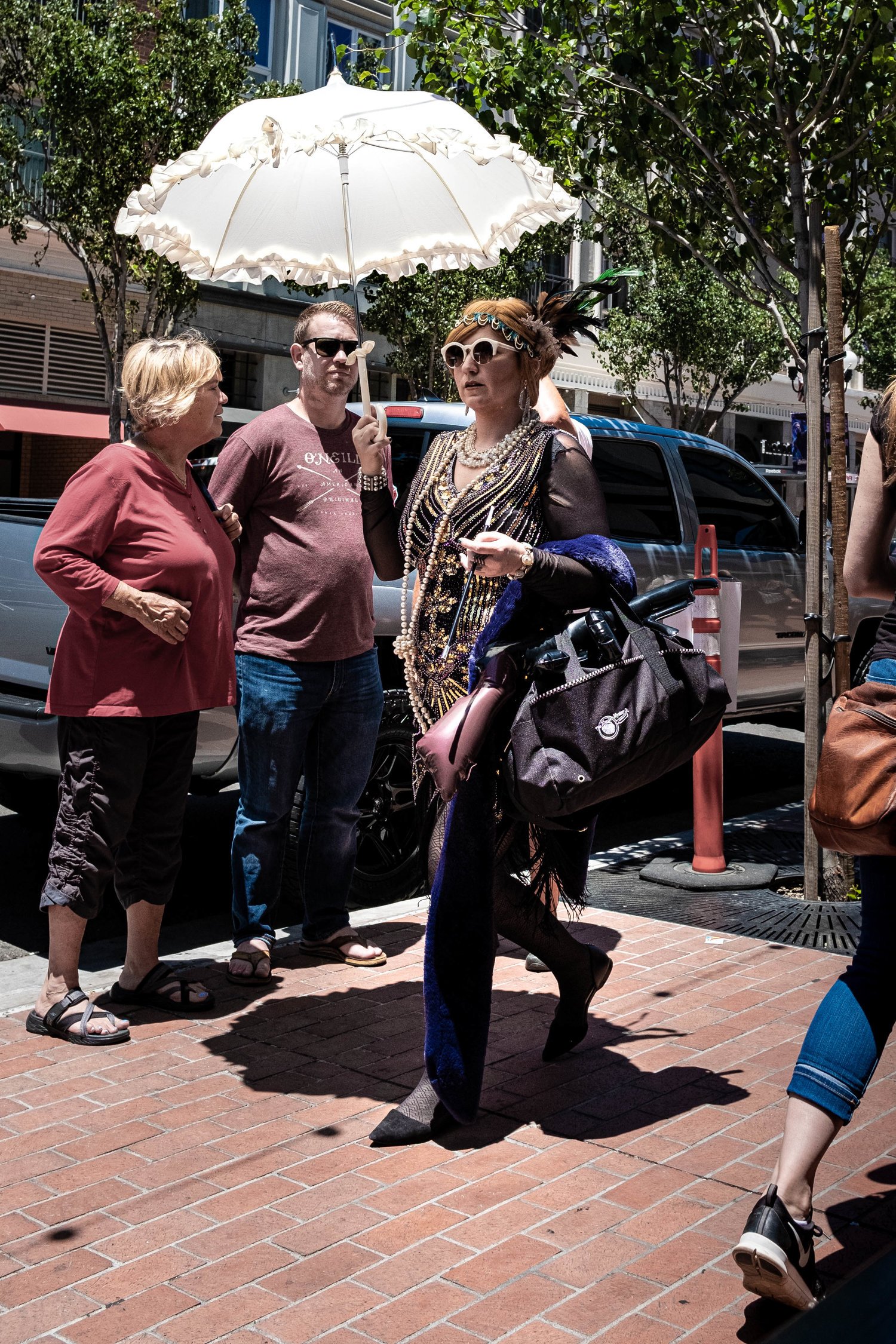 09-Lady-Umbrella-01-SDCC19.jpg
