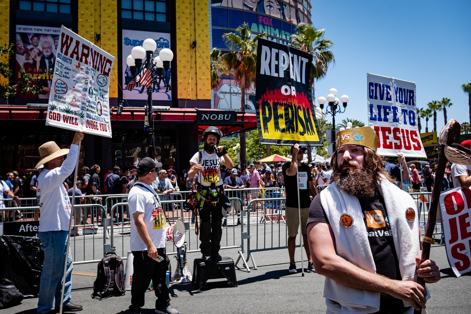 11-Goat-vs-Fish-01-SDCC19.jpg