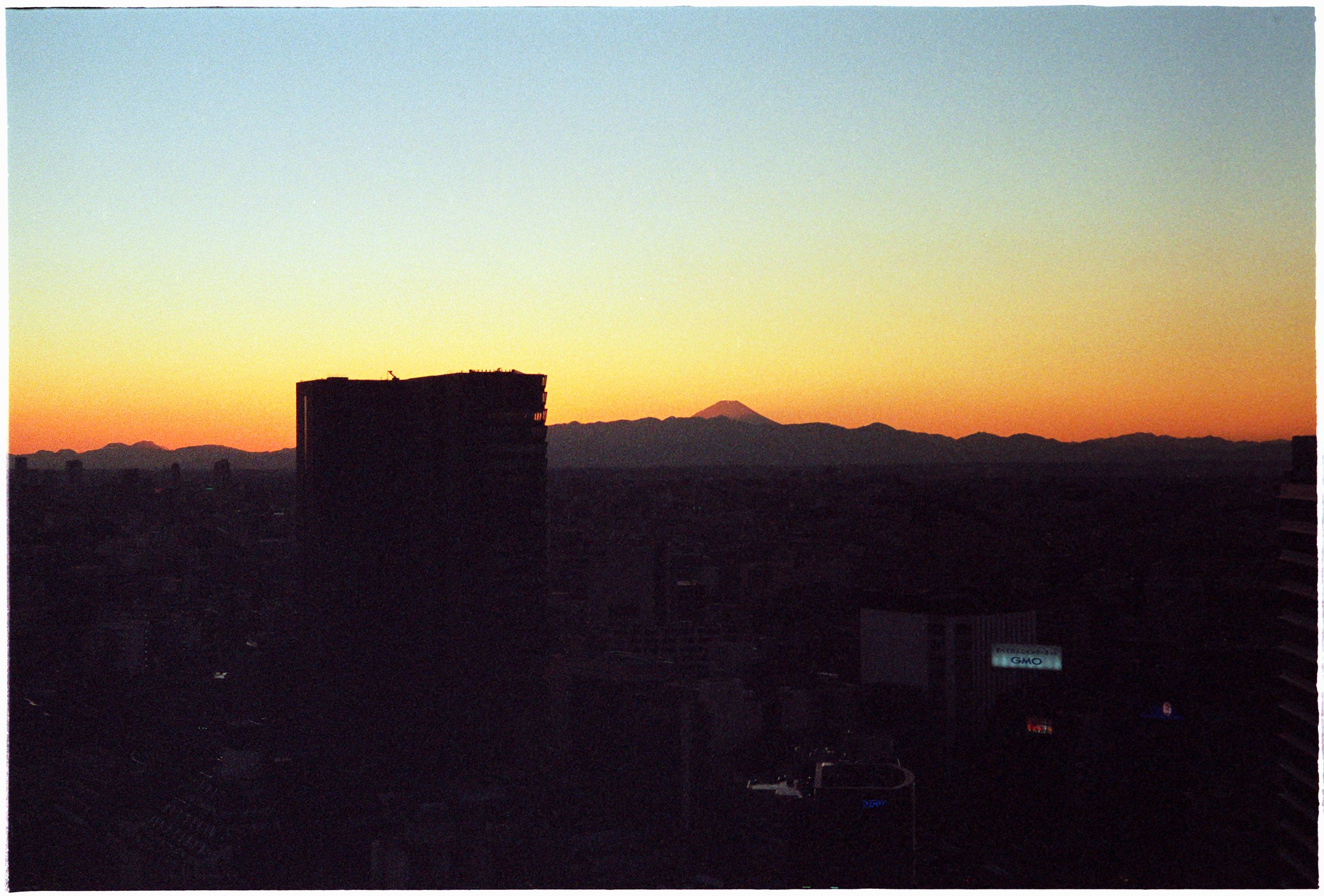 Tokyo-2022-MP-Portra800-08 copy.jpg