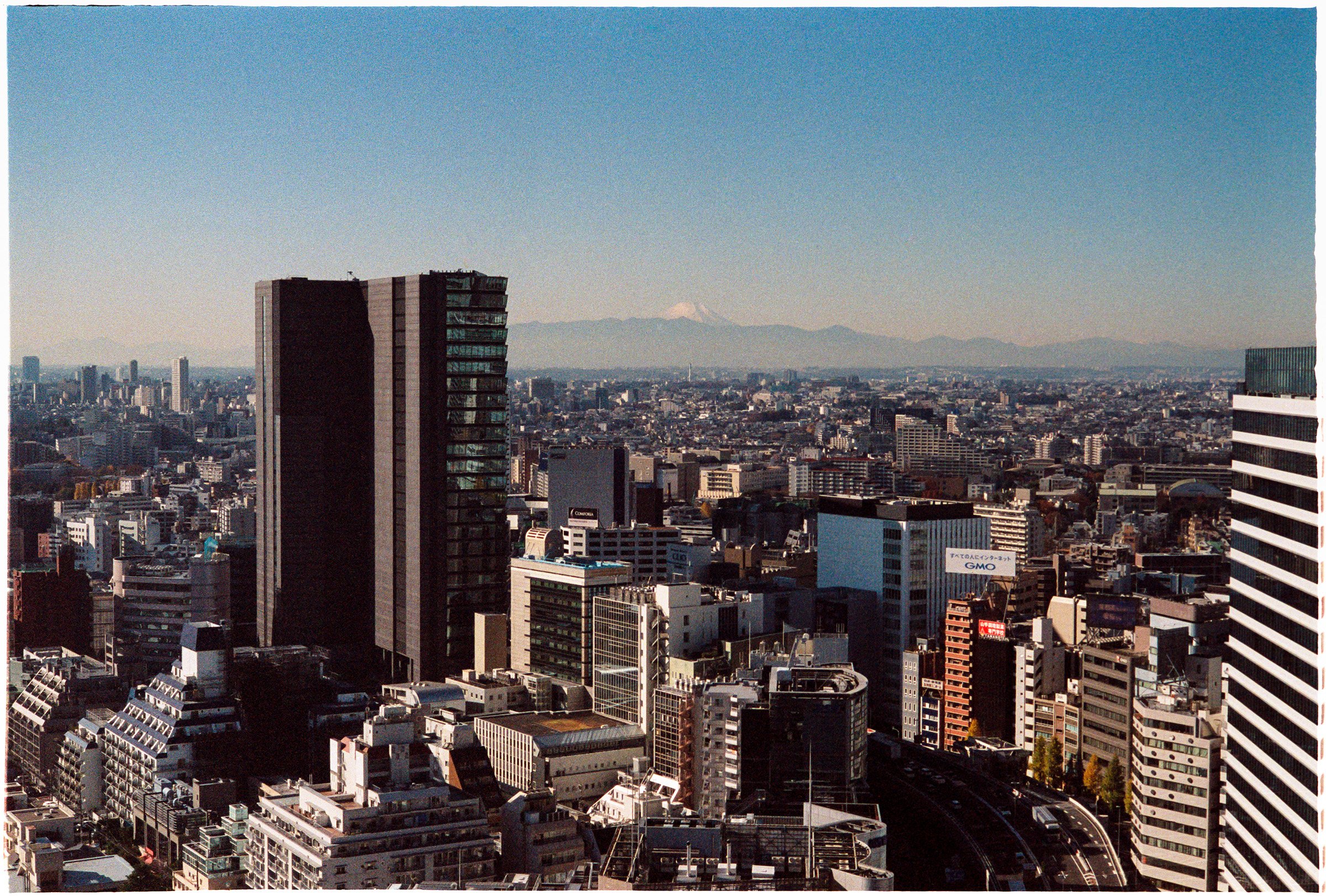 Tokyo-2022-MP-Portra800-31 copy.jpg