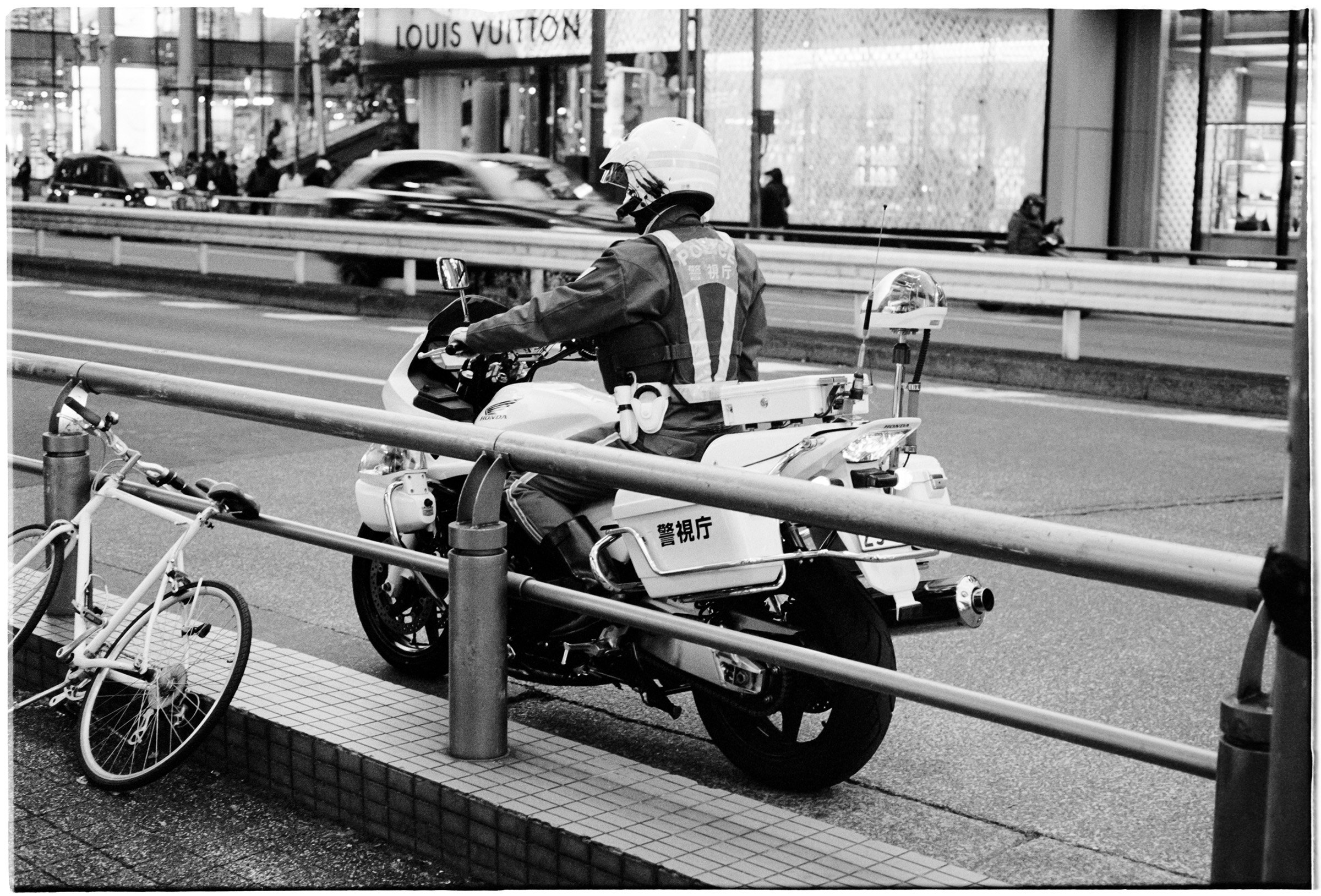Tokyo-2022-MP-TriX400-39 copy.jpg