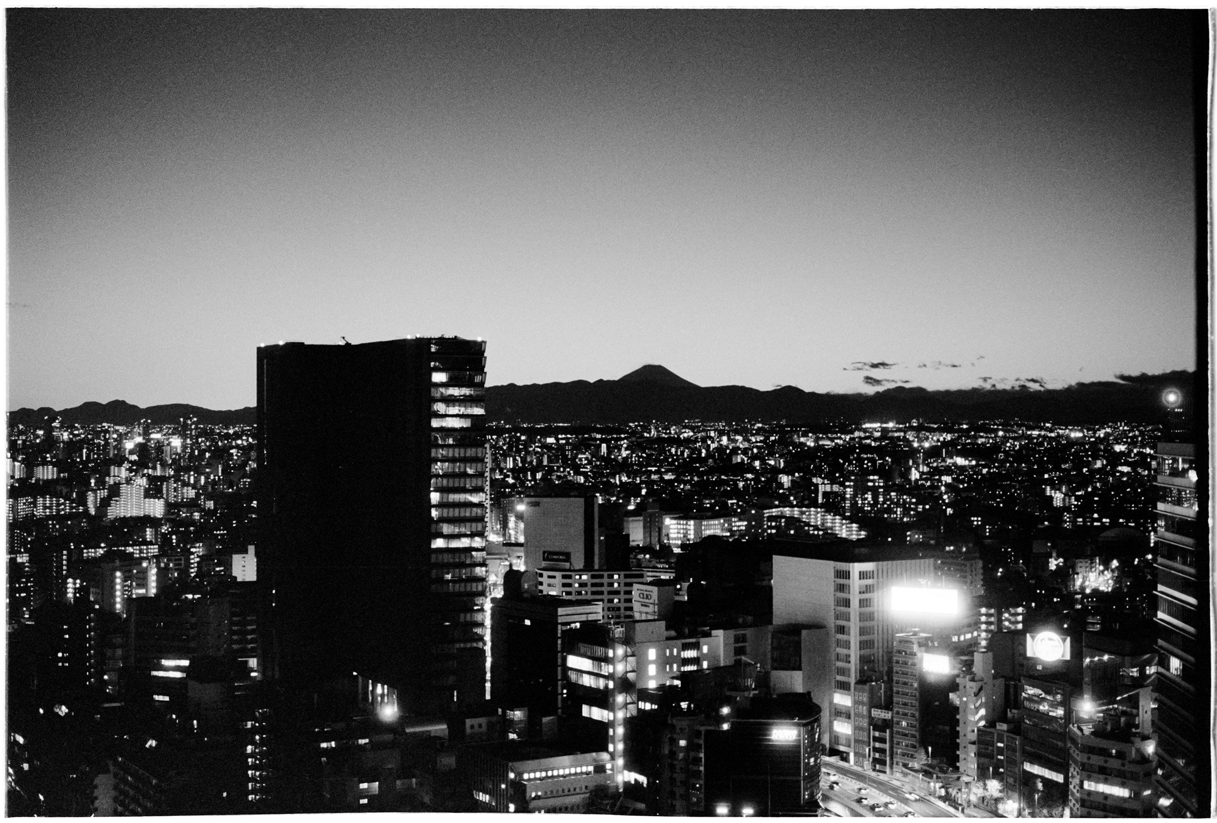 Tokyo-2022-MP-TriX400-48 copy.jpg